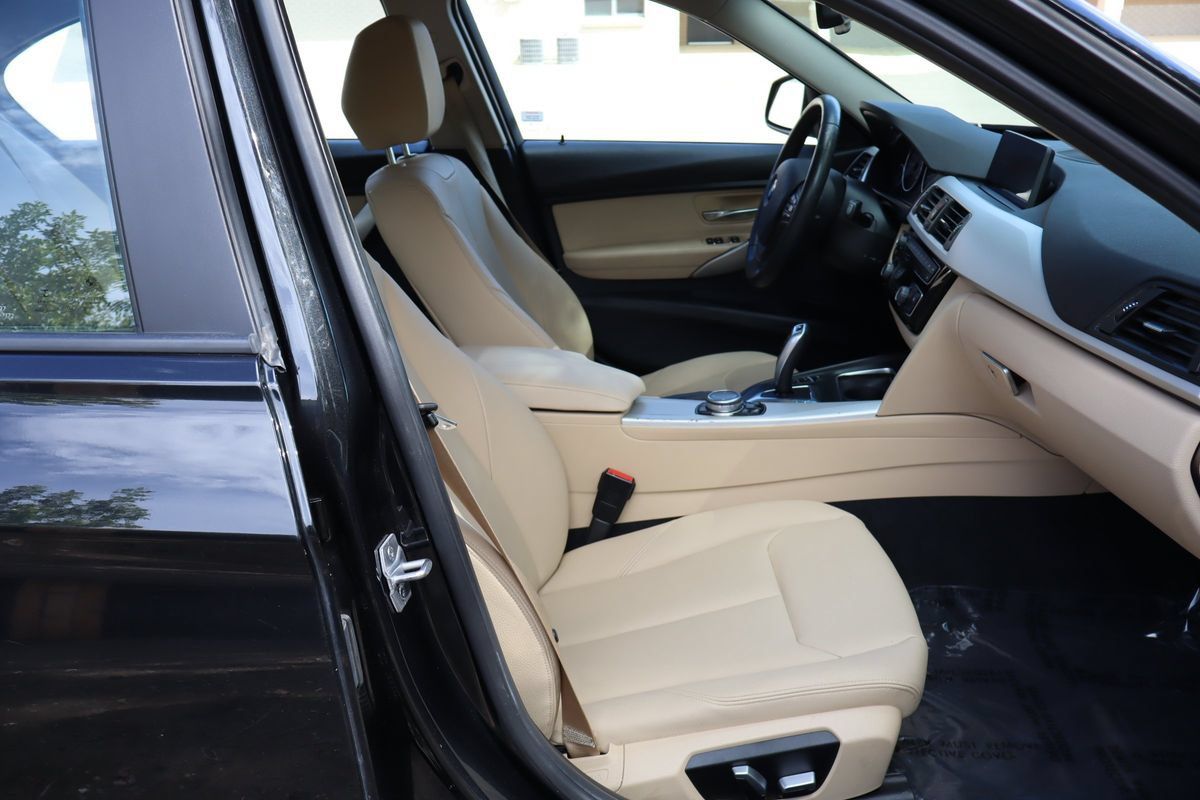 Used 2017 BMW 320i xDrive Sedan AWD/4WD image 22