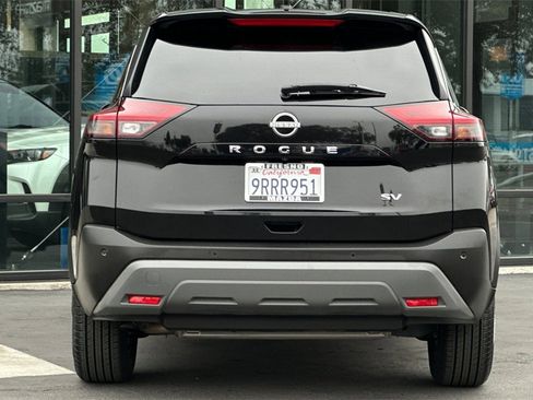 Used 2023 Nissan Rogue SV image 7