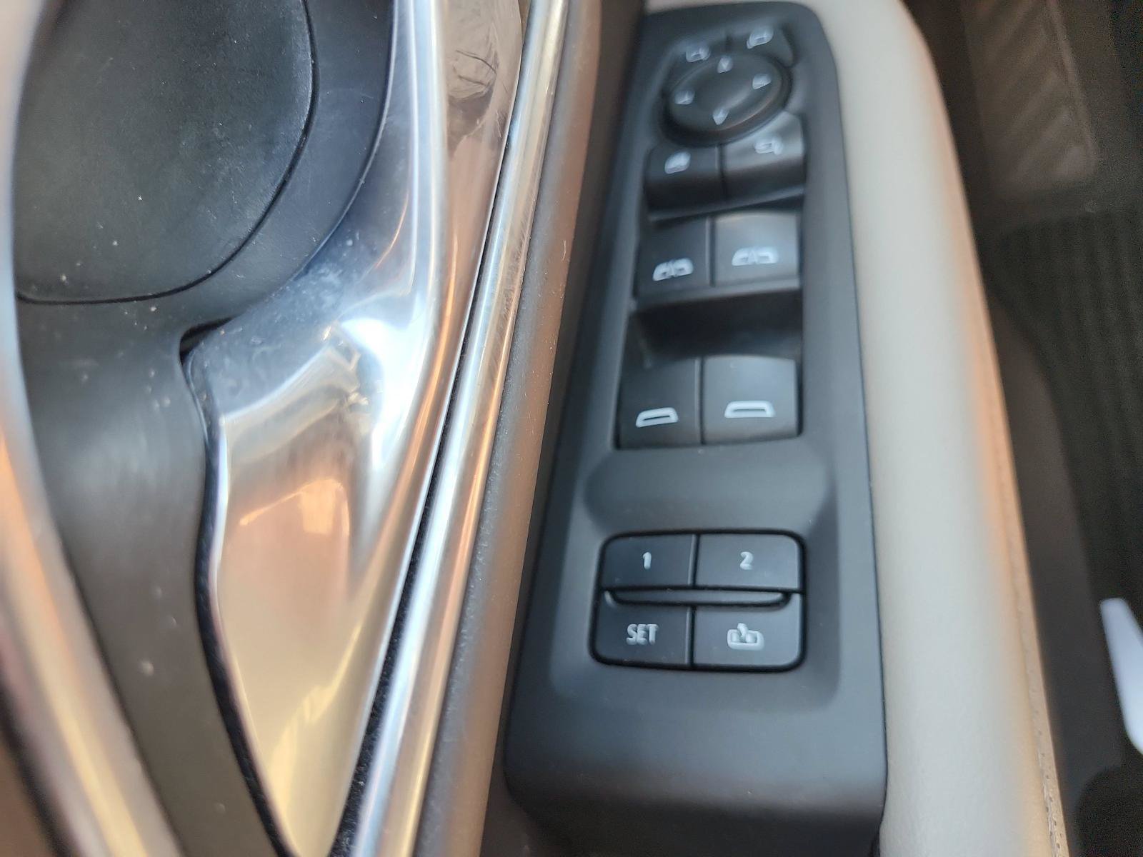 Certified 2023 GMC Yukon SLT w/ SLT Premium Package AWD/4WD image 21