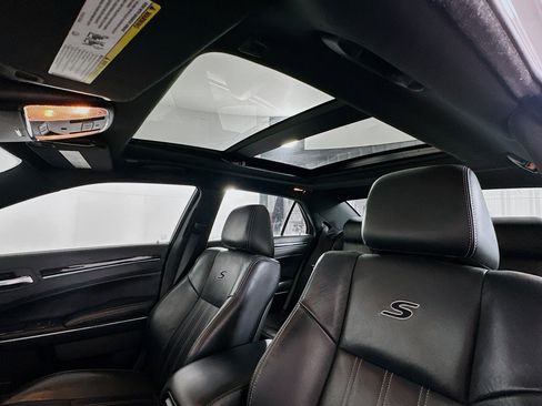 Used 2022 Chrysler 300 S image 26