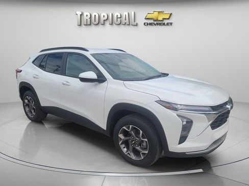 New 2026 Chevrolet Trax LT w/ Driver Confidence Package image 7