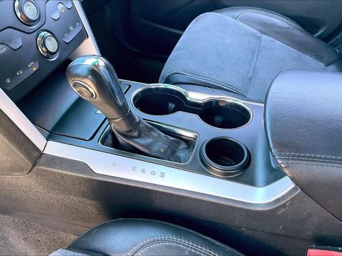 Used 2015 Ford Explorer XLT w/ Equipment Group 202A image 14