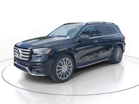 New 2026 Mercedes-Benz GLS 580 4MATIC image 2