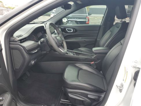 Used 2022 Jeep Compass Altitude image 11