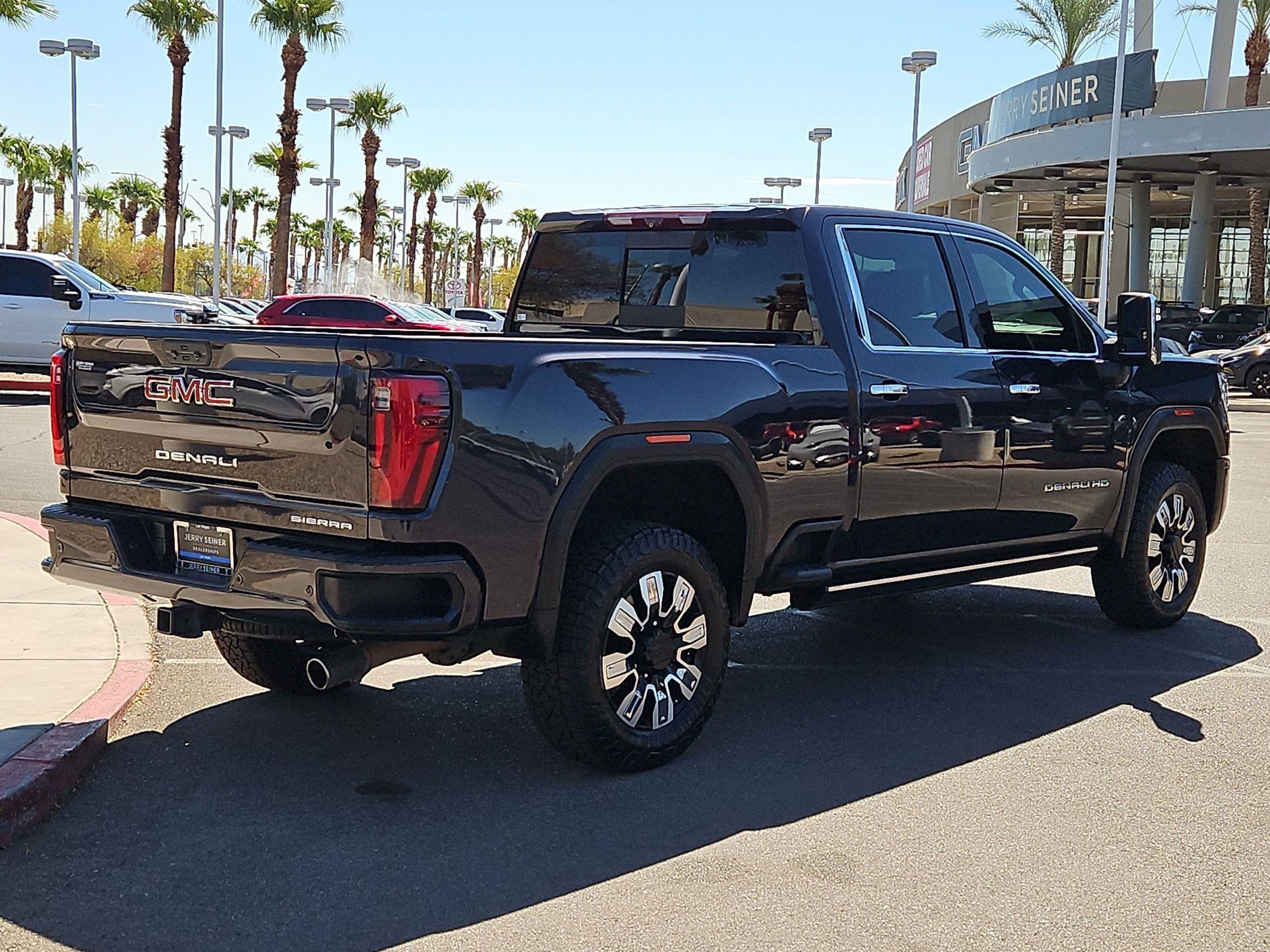 Certified 2024 GMC Sierra 2500 Denali w/ Denali Reserve Package AWD/4WD image 5