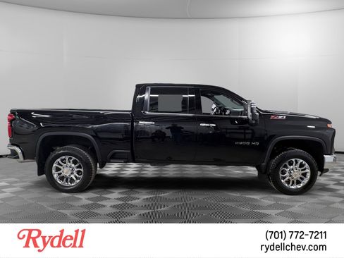 Used 2024 Chevrolet Silverado 2500 LTZ w/ LTZ Premium Package image 6