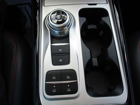 New 2024 Ford Explorer ST-Line w/ Class IV Trailer Tow Package image 14