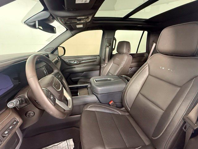 Used 2024 GMC Yukon Denali AWD/4WD image 6