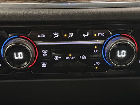 Used 2023 Chevrolet Silverado 1500 RST w/ True North Edition Plus AWD/4WD image 17