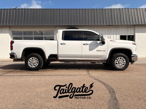 Used 2024 Chevrolet Silverado 2500 LTZ w/ LTZ Plus Package AWD/4WD image 1
