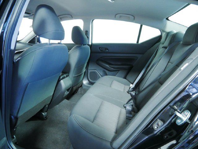 Used 2025 Nissan Altima 2.5 SV FWD image 16