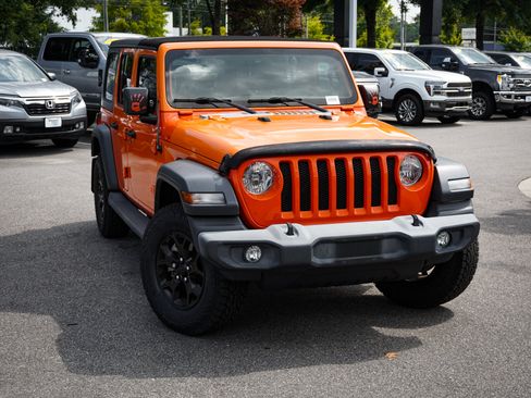 Used 2019 Jeep Wrangler Unlimited Sport S AWD/4WD image 2