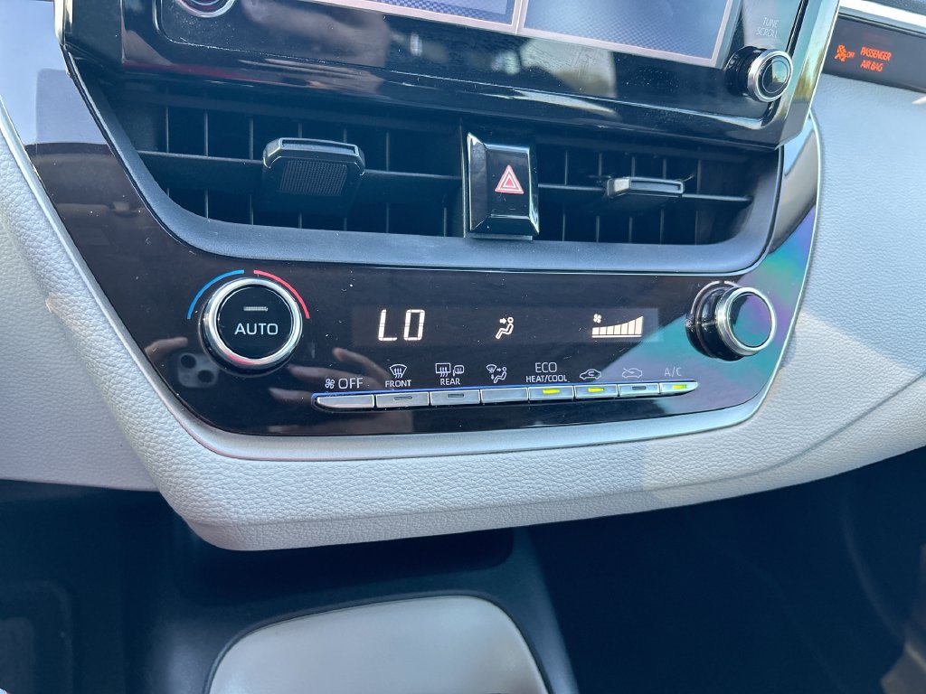 Used 2020 Toyota Corolla LE FWD image 23