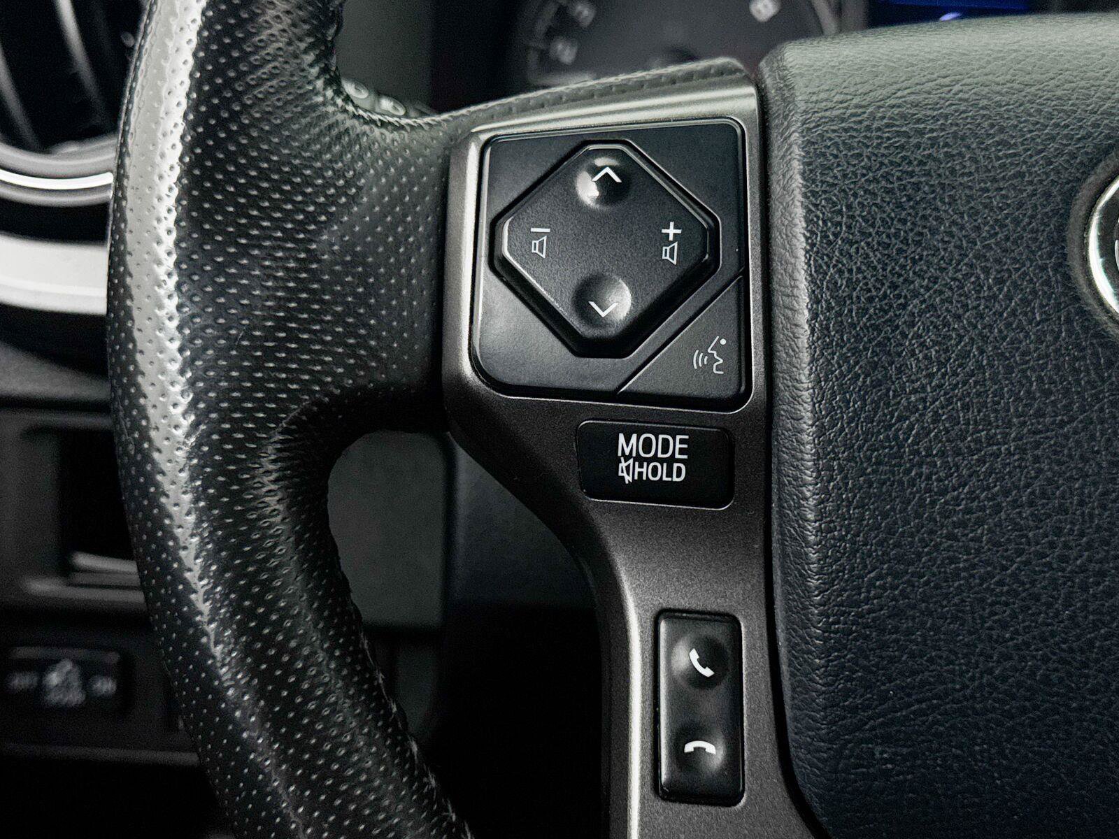 Used 2018 Toyota Tacoma TRD Sport w/ Technology Package RWD image 31