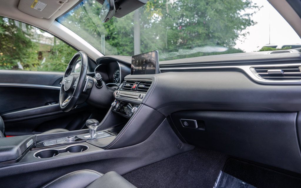 Used 2025 Genesis G70 2.5T RWD image 21