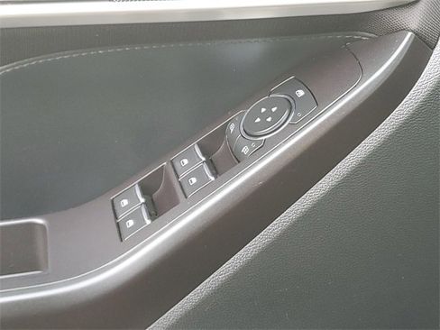 Used 2020 Ford Explorer XLT image 21