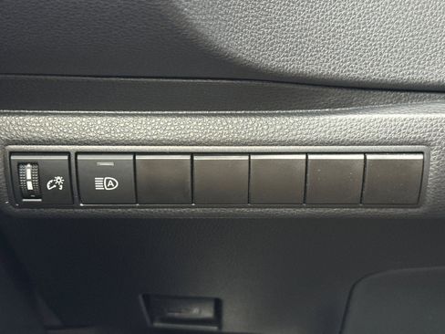 Certified 2025 Toyota Corolla SE image 32