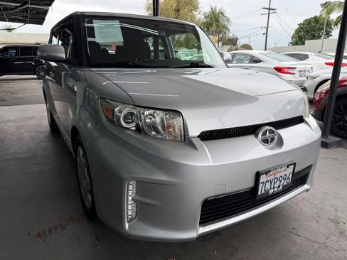 Used 2014 Scion xB image 9