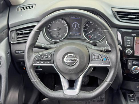 Used 2019 Nissan Rogue SV w/ Premium Package AWD/4WD image 20