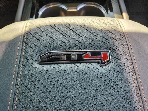 Used 2025 GMC Yukon AT4 w/ AT4 Premium Package image 21