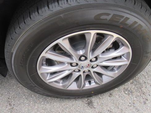 Certified 2024 Buick Enclave Premium image 6