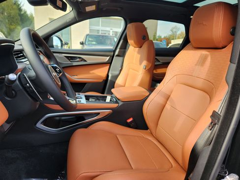 New 2026 Jaguar F-PACE R-Dynamic S AWD/4WD image 8