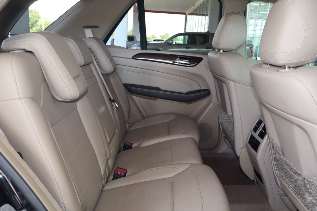 Used 2015 Mercedes-Benz ML 250 BlueTEC 4MATIC image 40