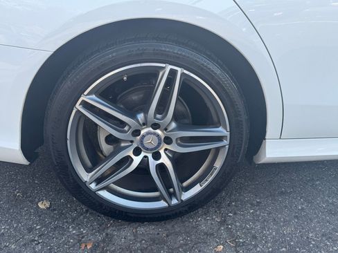 Used 2017 Mercedes-Benz E 300 4MATIC image 39