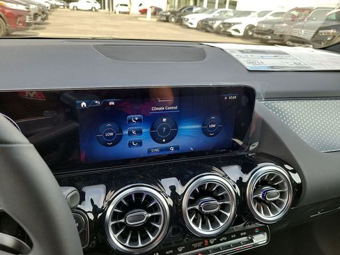 New 2025 Mercedes-Benz GLA 250 image 19