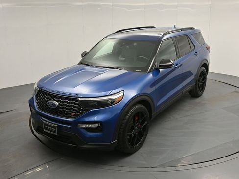 Used 2020 Ford Explorer ST w/ ST Street Pack image 39