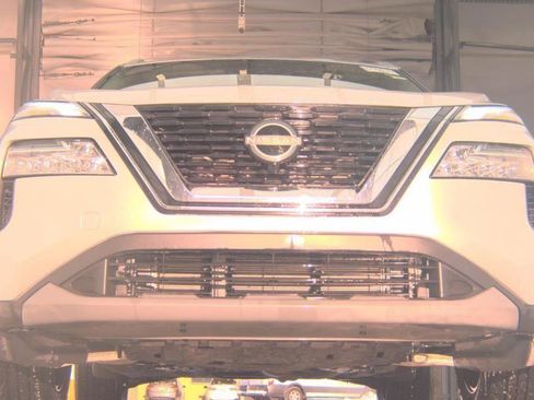 Used 2023 Nissan Rogue SV w/ SV Premium Package image 9