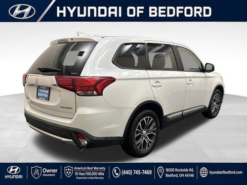 Used 2017 Mitsubishi Outlander ES AWD/4WD image 7