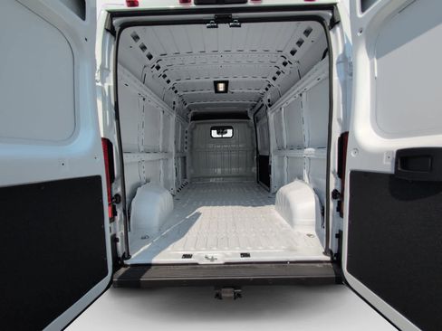 Used 2025 RAM ProMaster 2500 w/ Safety Group image 23