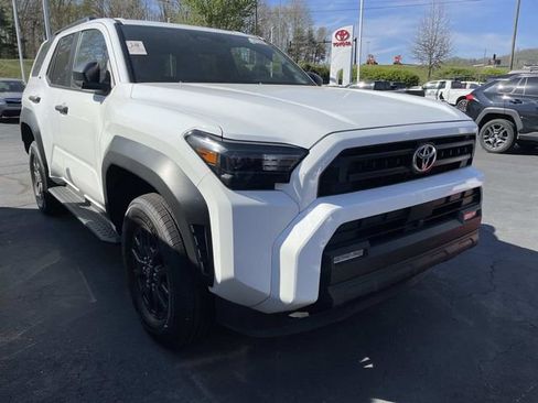 Used 2025 Toyota 4Runner SR5 image 6