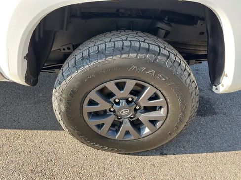 Used 2023 Toyota Tacoma SR5 w/ Technology Package AWD/4WD image 20