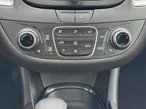 Used 2024 Chevrolet Malibu LT FWD image 14
