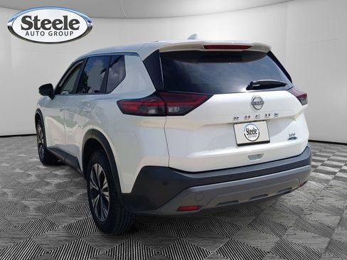 Used 2023 Nissan Rogue SV FWD image 2