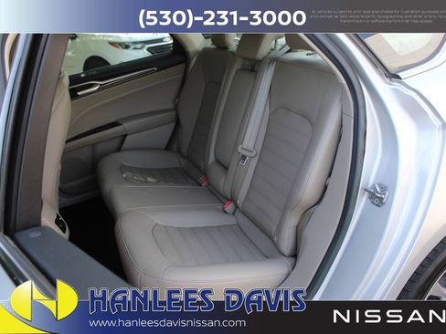 Used 2017 Ford Fusion SE w/ Fusion SE Technology Package FWD image 14