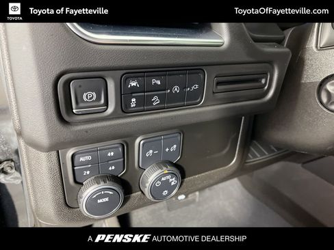 Used 2021 Chevrolet Tahoe Z71 w/ Luxury Package image 29