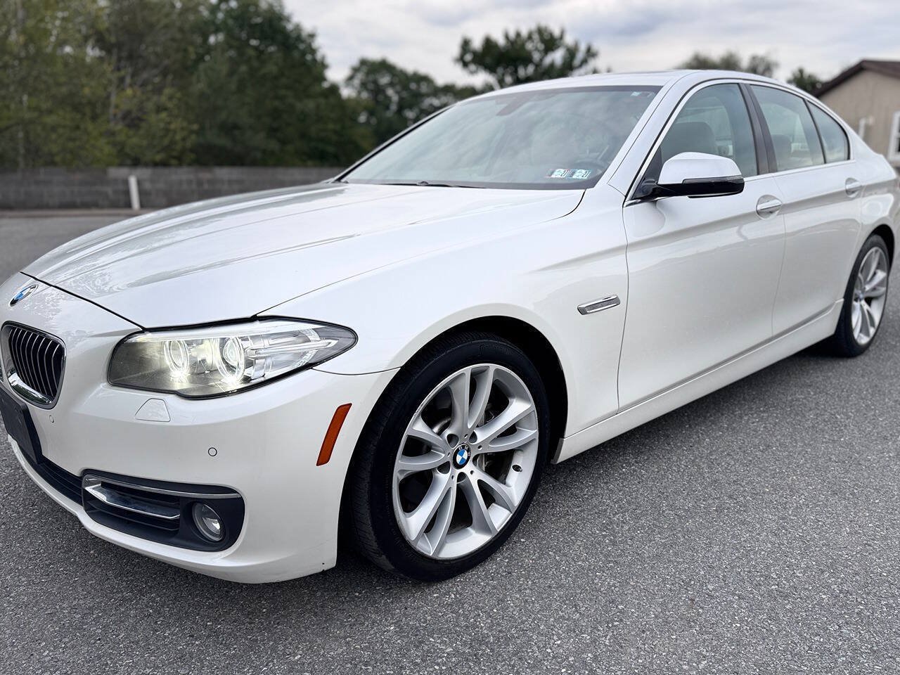 Used 2015 BMW 535i xDrive Sedan AWD/4WD image 3