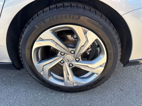 Used 2023 Honda Accord Touring image 32