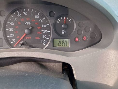 Used 2005 Ford Focus ZX4 image 10