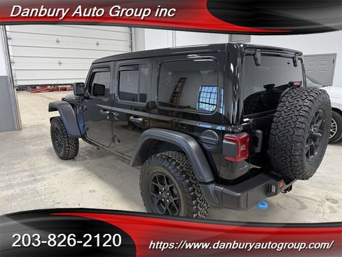 Used 2024 Jeep Wrangler Unlimited image 4