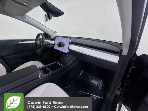 Used 2024 Tesla Model Y Long Range image 31