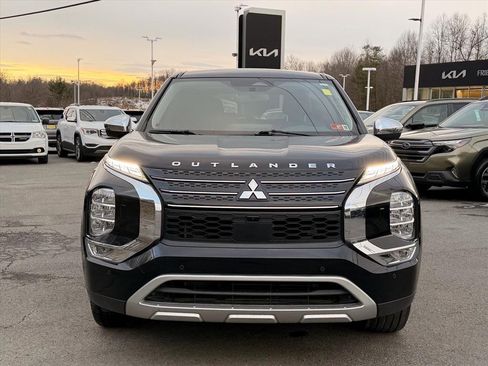 Used 2023 Mitsubishi Outlander SE image 16