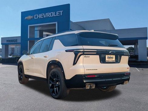 New 2026 Chevrolet Traverse RS w/ LPO, Floor Liner Package FWD image 5