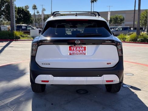 New 2026 Nissan Kicks SR image 6