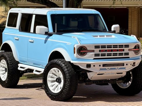 Used 2025 Ford Bronco Outer Banks AWD/4WD image 4