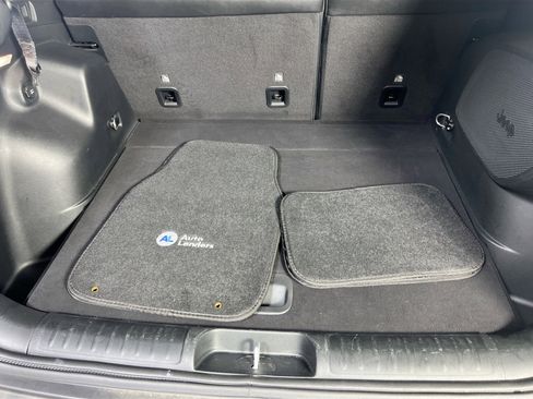 Used 2022 Jeep Cherokee Limited image 25