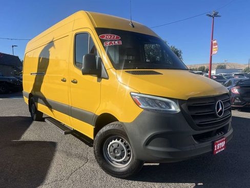 Used 2021 Mercedes-Benz Sprinter 2500 image 4